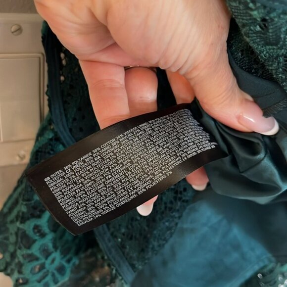 Elegant Green Lace Dress - Picture 6 of 8